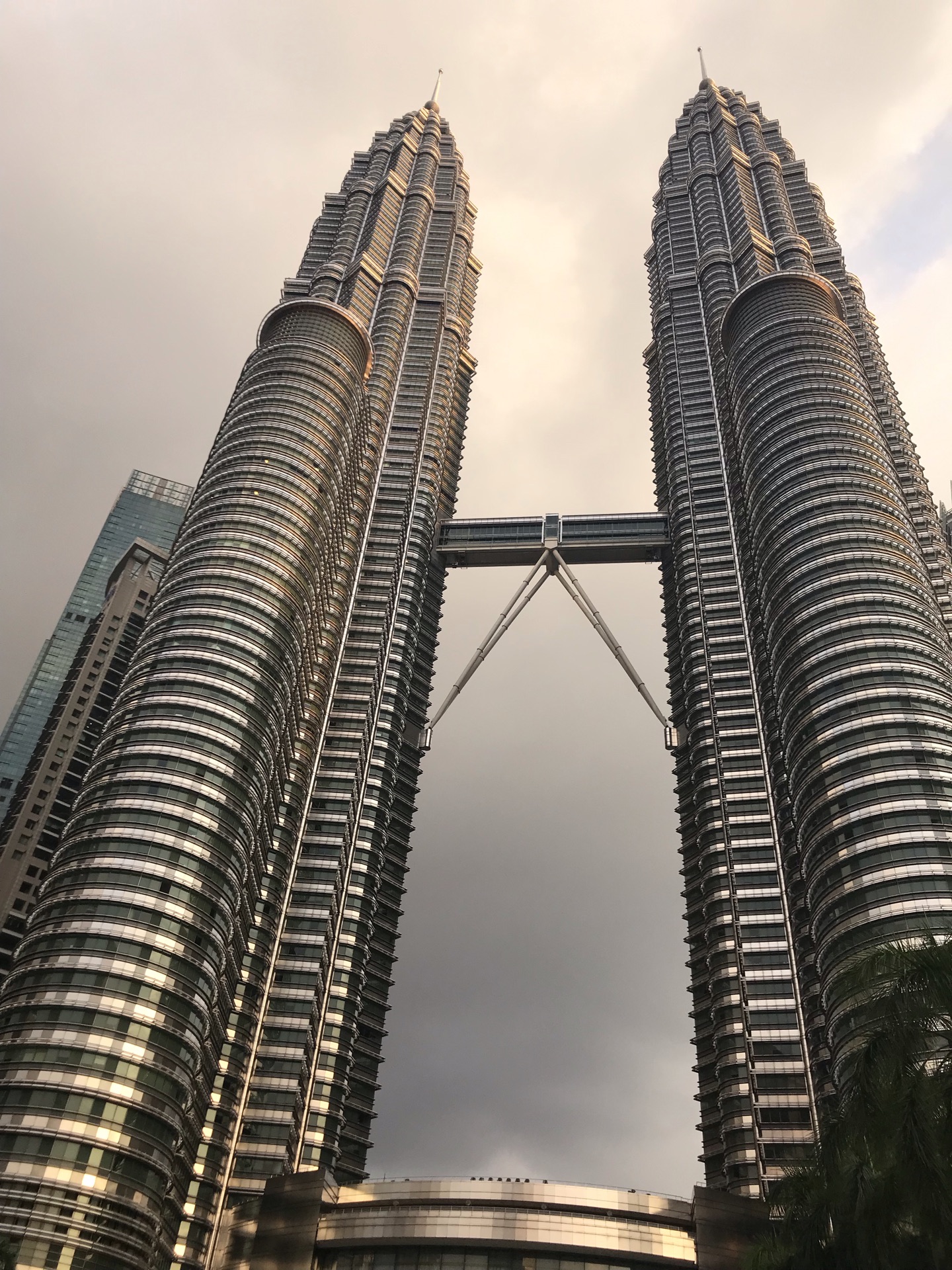 【携程攻略】吉隆坡双子塔景点,吉隆坡石油双子塔曾经也是世界最高的摩天大楼，坐落于吉隆坡市中市(K…