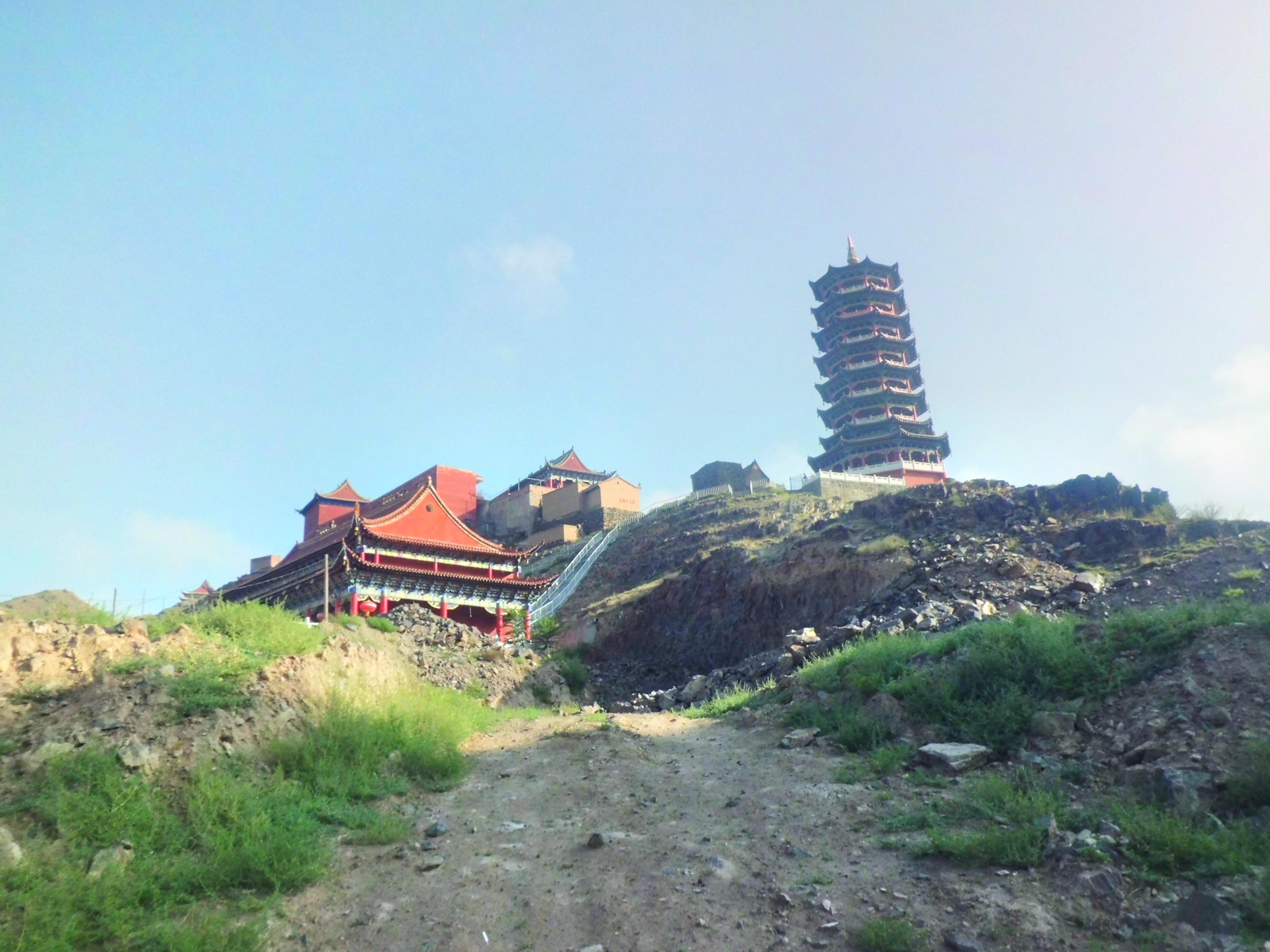 【携程攻略】吴忠牛首山寺庙群景点,牛首山的古寺庙群,分"西寺"和"