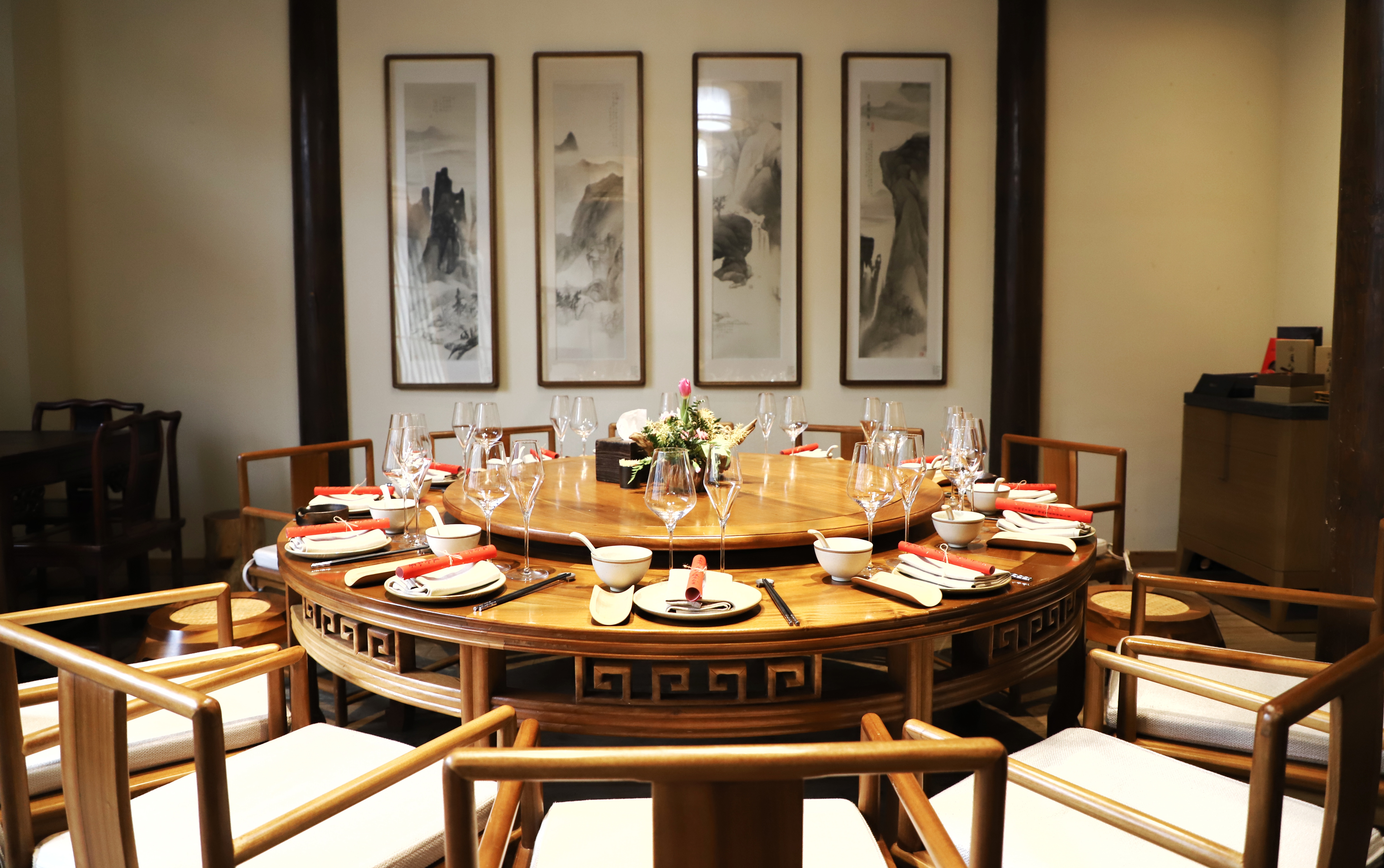 中式宴请餐桌布置图片