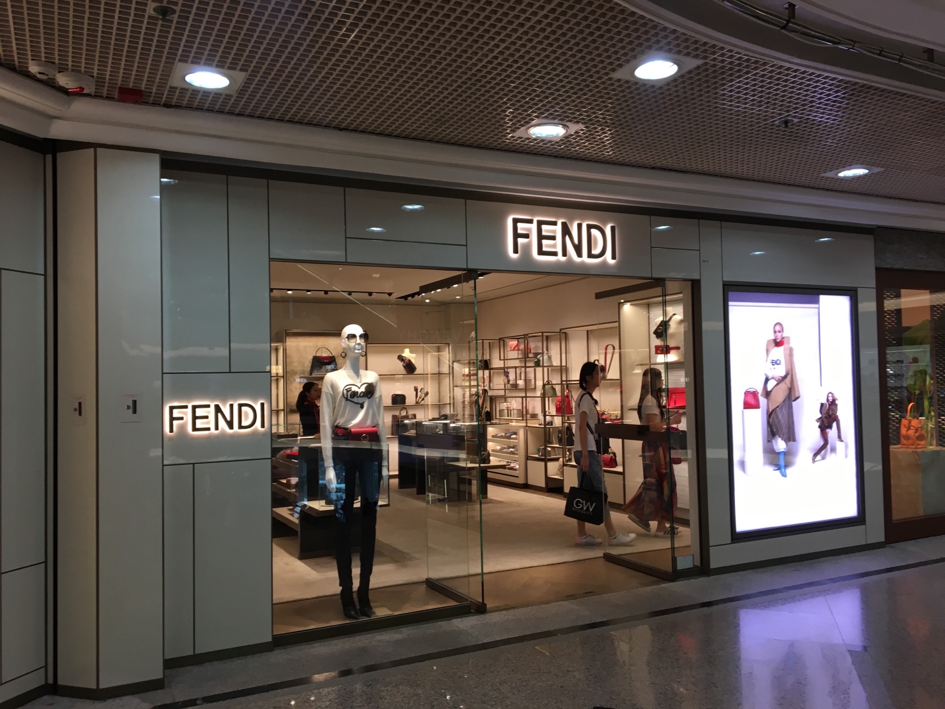 fendi(时代广场店)