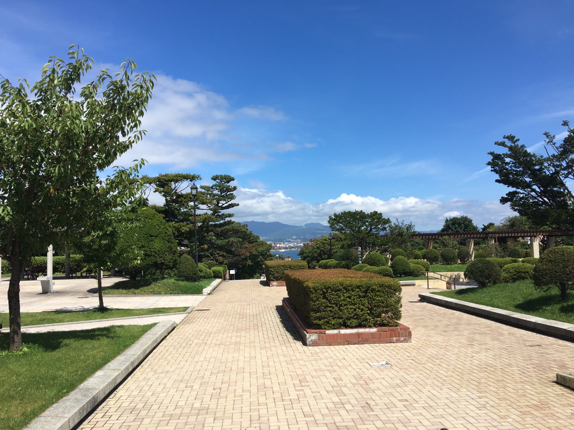 【攜程攻略】函館元町公園景點,沿著基坂一直爬坡到盡頭,就來到了元町