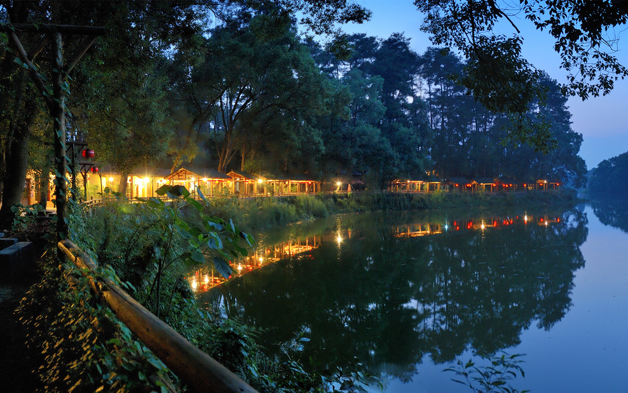 九曲湾农庄漂流