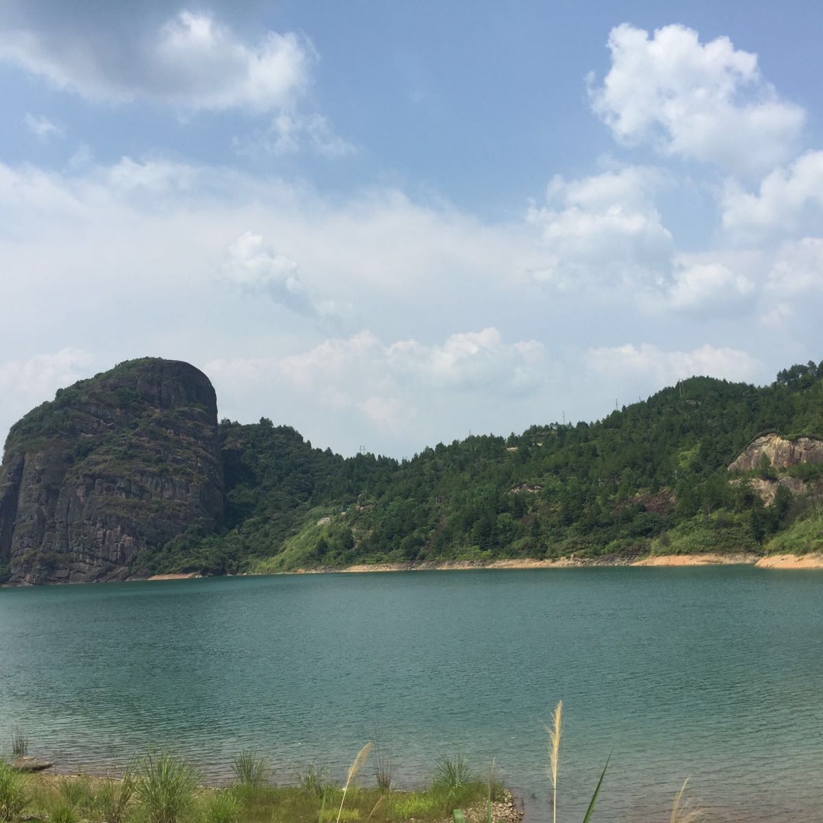 中国有哪些像广西武鸣县的灵水湖那样可以游泳的天然水体（要求：1、天然；2、水质清澈；3、可以游泳）？ - 知乎