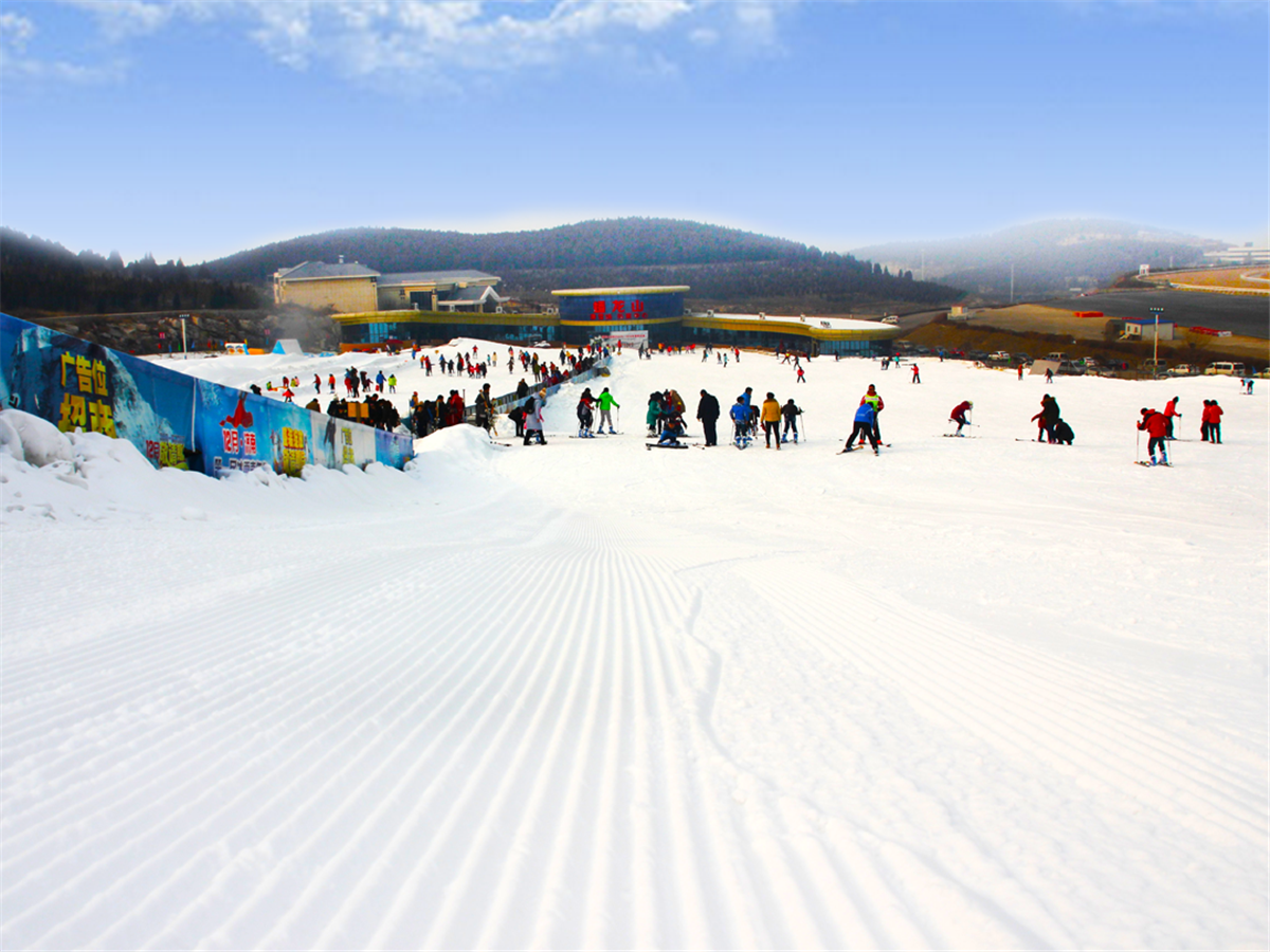 山东最大滑雪场图片