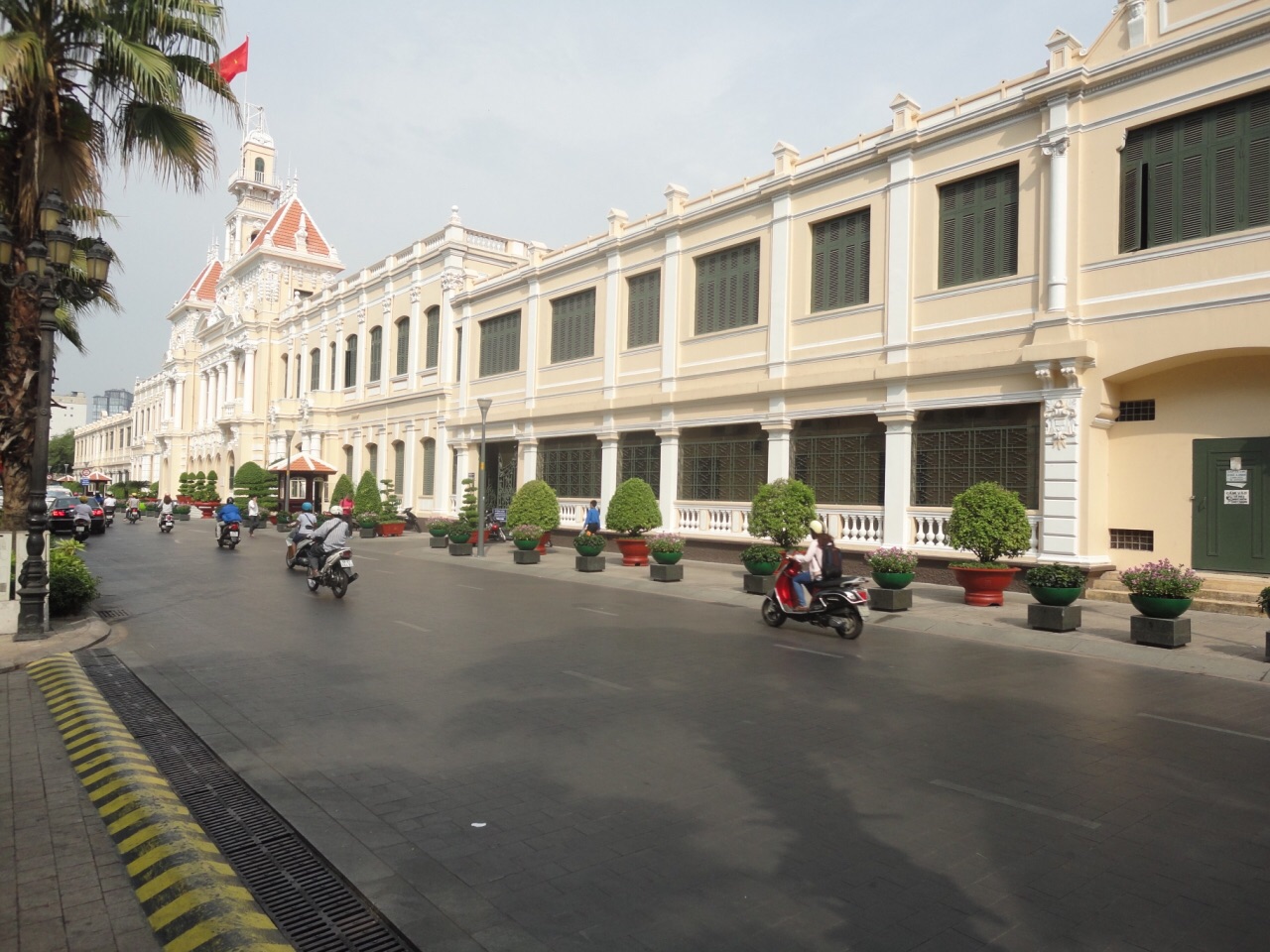 【携程攻略】胡志明市市政厅景点,一点都没有中国的政府机关那种宏伟