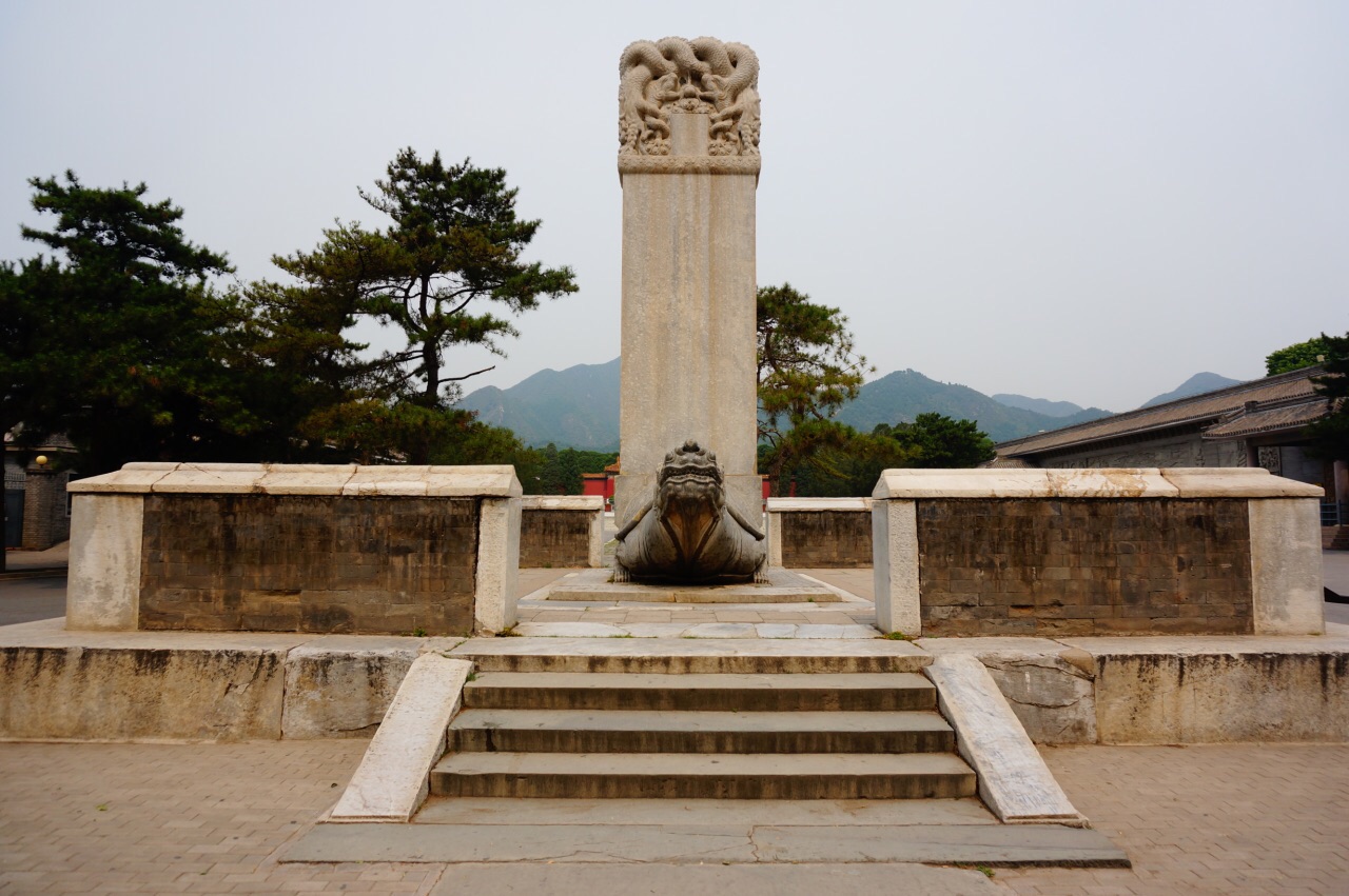 【携程攻略】昌平区定陵景点,著名的明十三陵之一,它的布置特别简朴