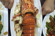 #冬日幸福感美食 在斐济嗨吃比手臂还要大的龙虾