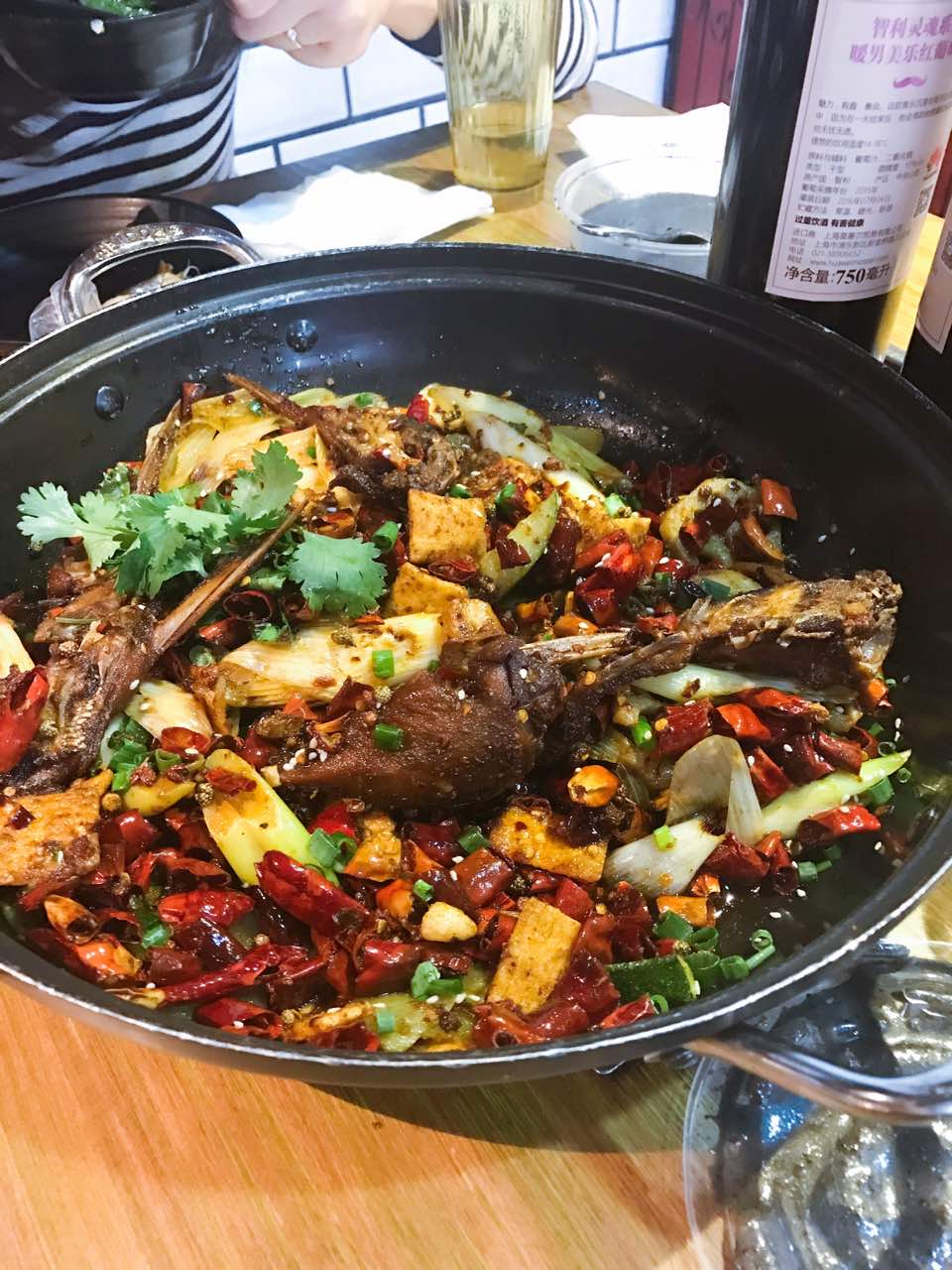 2020赞锅·纸上焖鱼&干锅专业制造美食餐厅,朋友特别喜欢脆脆的鸭