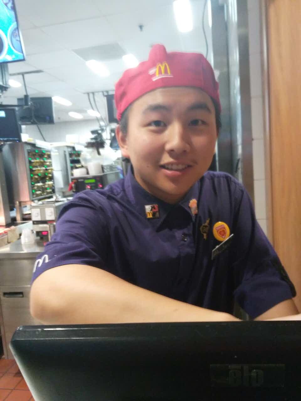 2021麦当劳(北师大店)美食餐厅,点了一个鸡翅饭套餐,店员特.