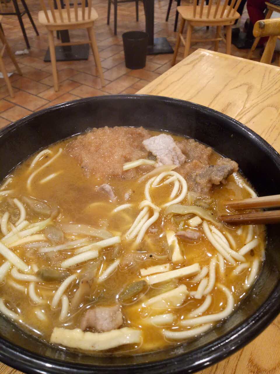 自从吃了八角面馆的面以后,我腿不软了,腰不酸了,人也变聪明了,每次