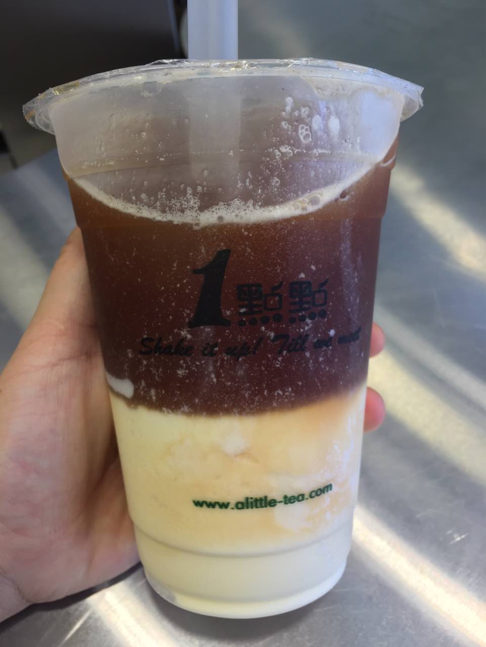我喜欢冰淇淋红茶,一点点搭配提拉米苏蛋糕,绝配啊!