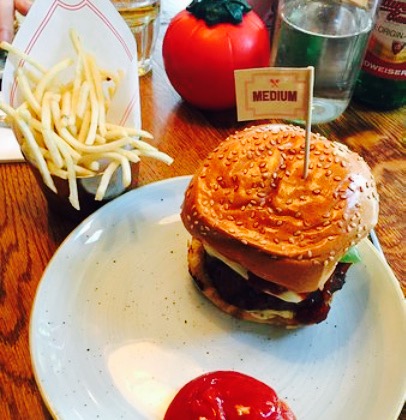 gourmet burger kitchen 233/人 快餐简餐 直线距离 100m