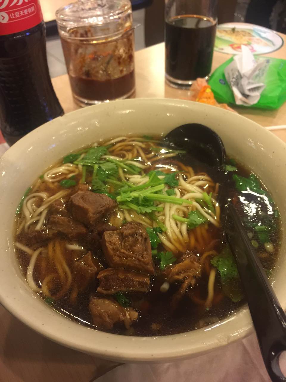 最喜欢牛肉面了,从小到大吃惯了他家的味道,每次看见必吃的一家,赞,赞