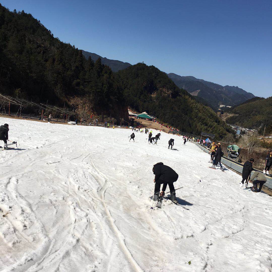 绿水尖滑雪场图片