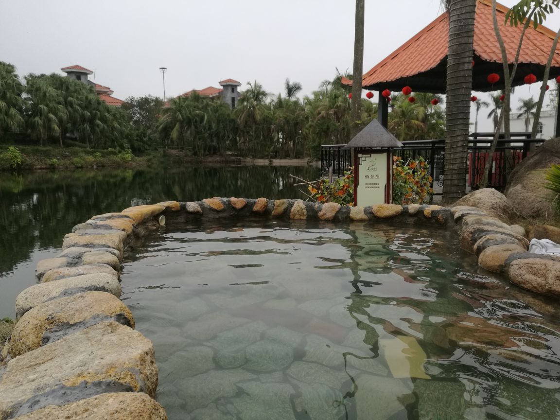 地理位置优越,近都斛海鲜街,吃饭方便 2018-02-25有用 ( 0)