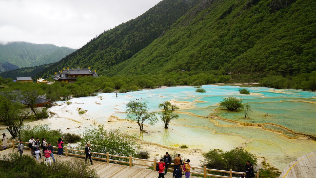 黄龙风景名胜区 牟尼沟 青城山 都江堰3日2晚跟团游(4钻·真纯玩,住5