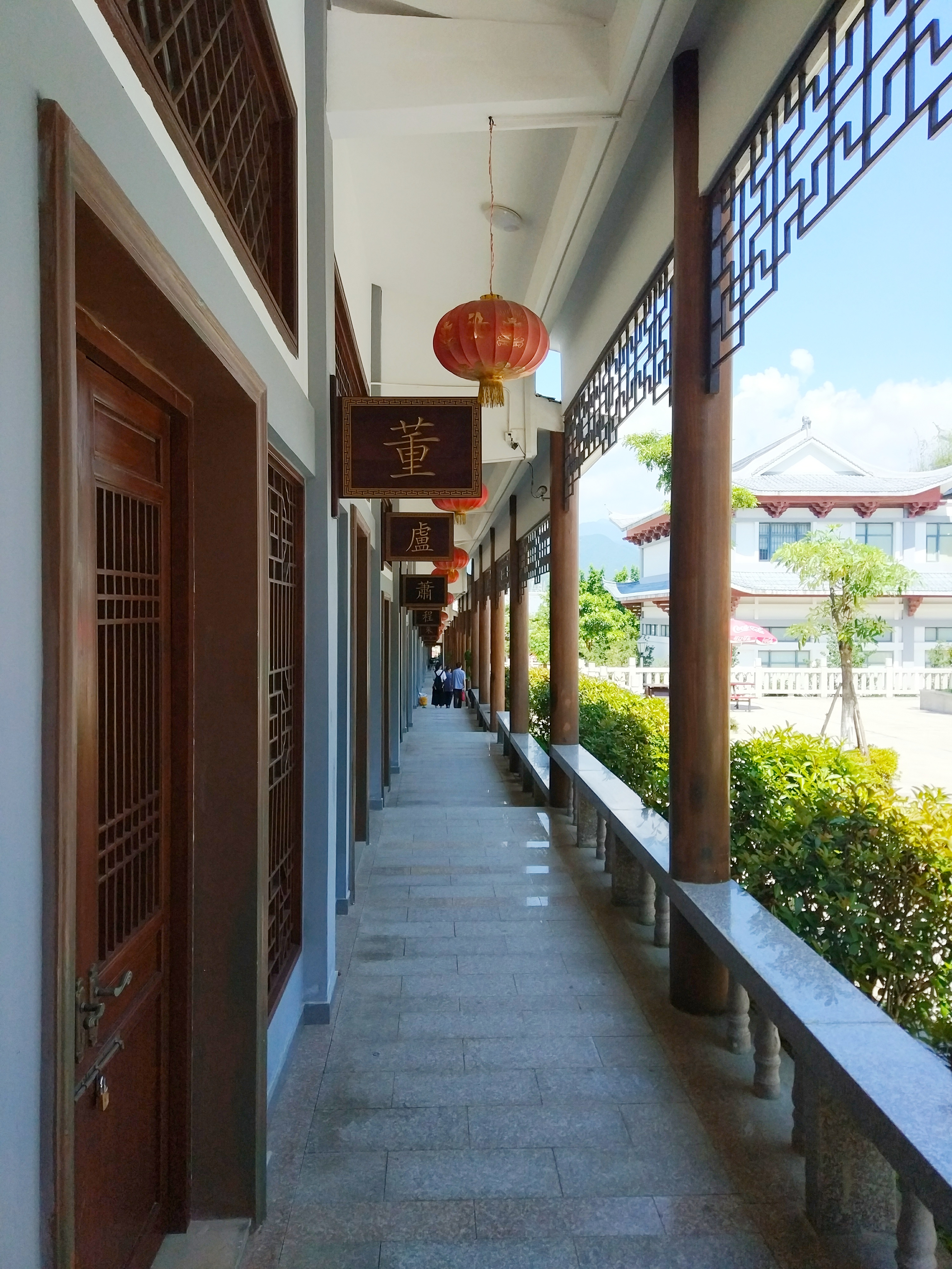 百姓长廊

百姓文化长廊由由福州百家姓氏文化长廊和四大主