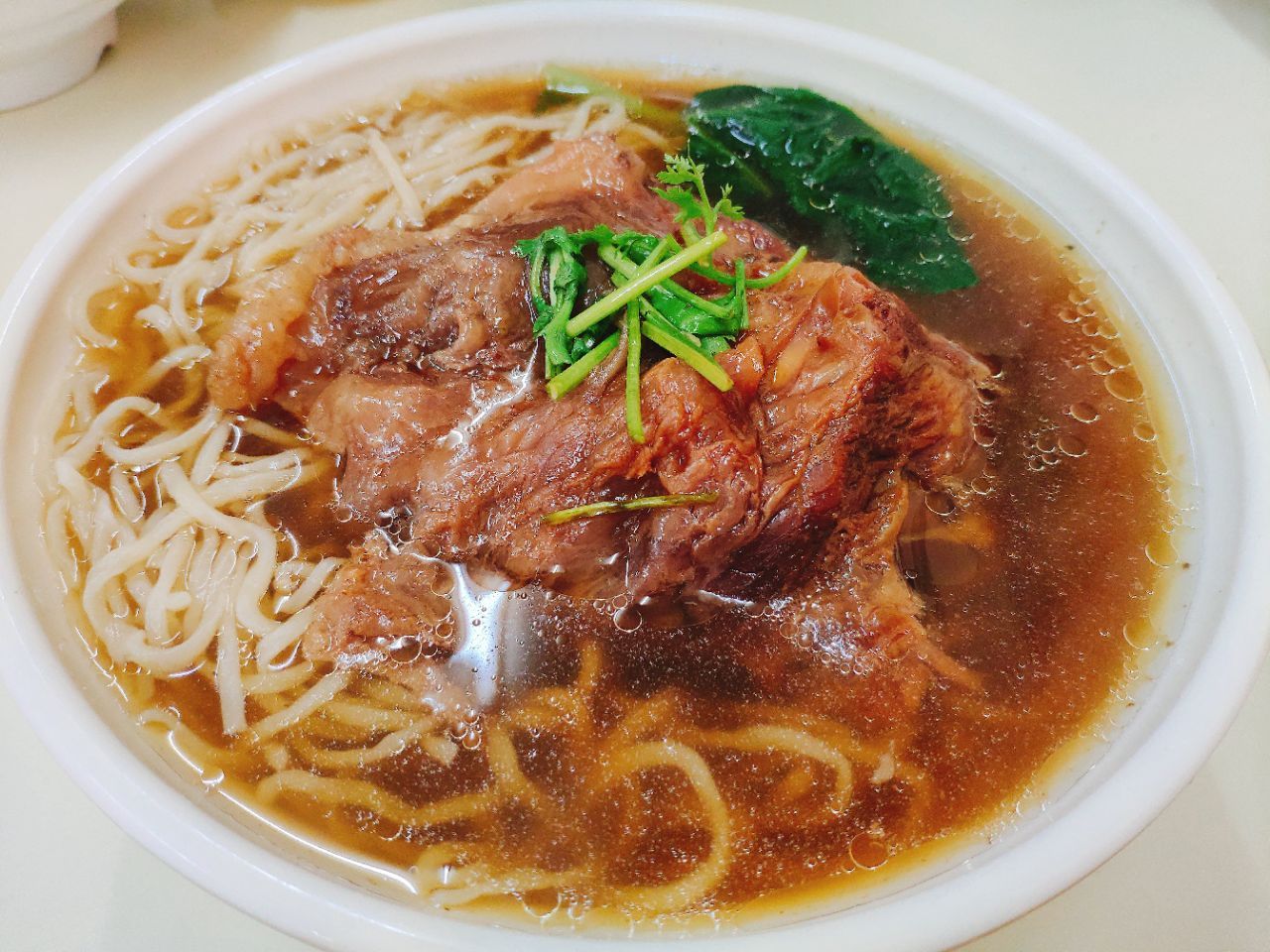 不过一点也不影响他家面的味道 味道:我最爱吃他家的牛膜骨面,超大块