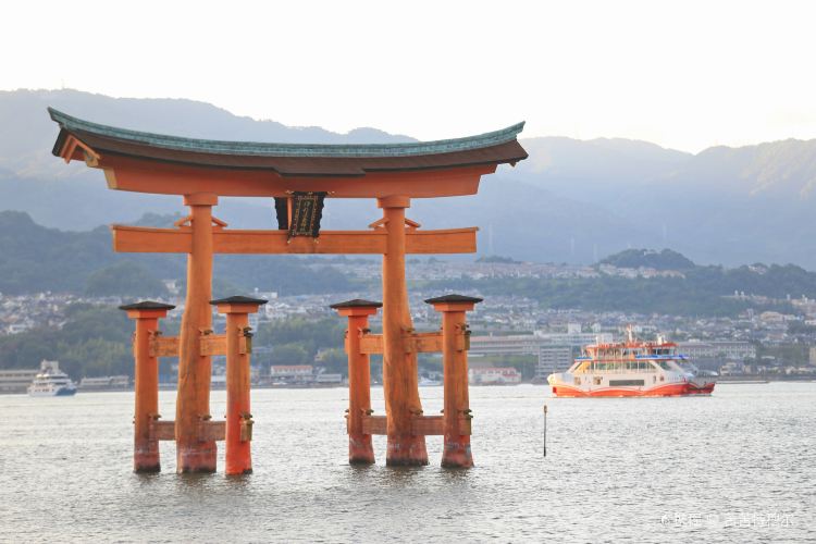 Itsukushima Floating Torii Gate Travel Guidebook –must Visit ...