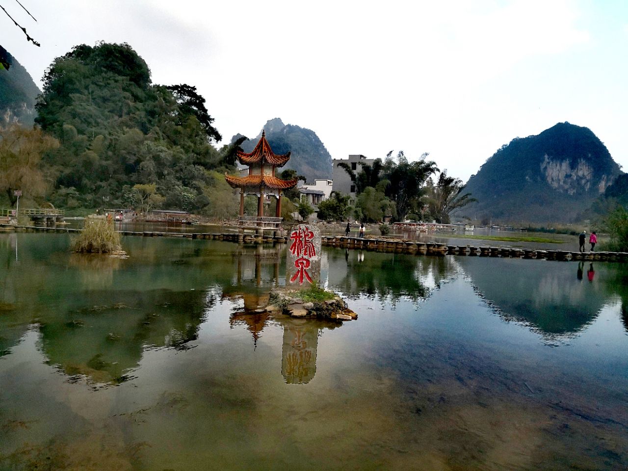 广西靖西最秀美的景点：鹅泉风景区__财经头条