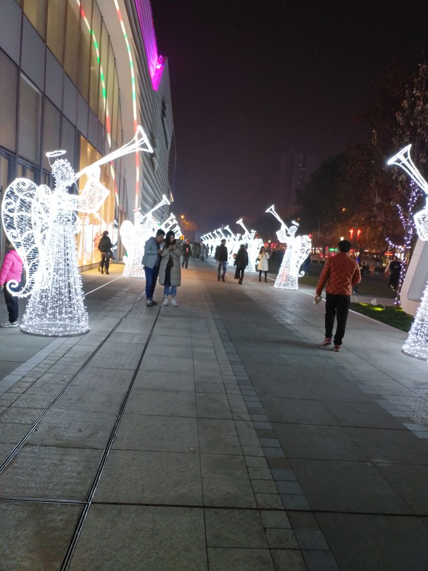 西安momopark购物中心怎么样/如何去,momopark购物中心购物好不好