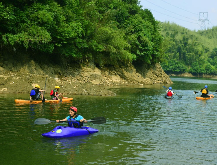 安吉仙龙峡户外运动营地体验