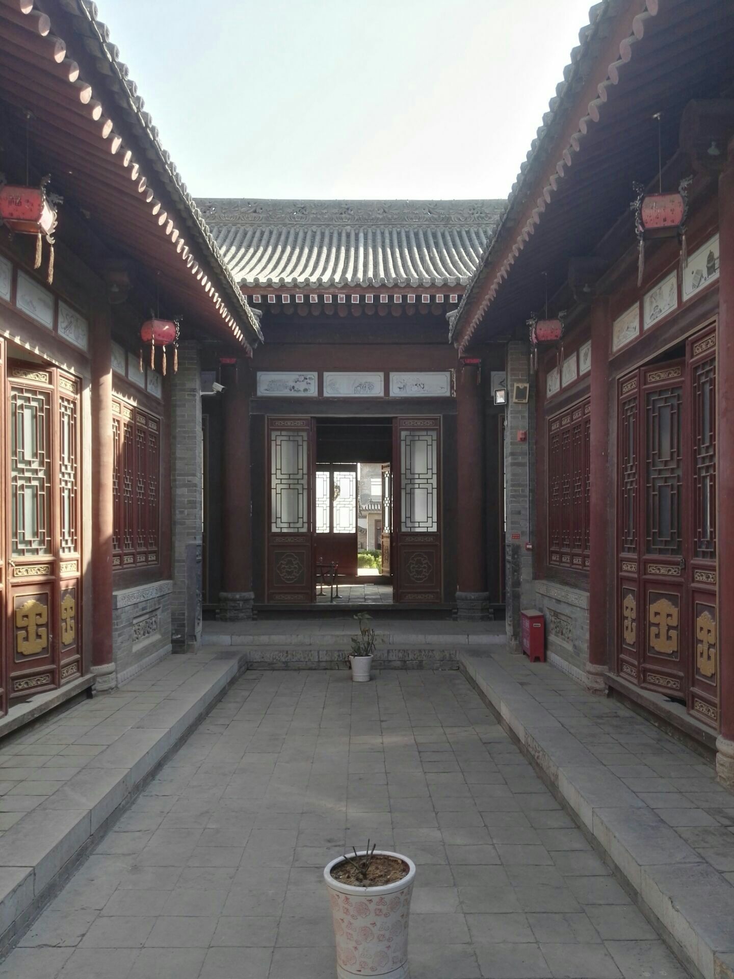 三原周家大院:位于陕西省三原县城北4公里的鲁桥镇孟店村,始建于清