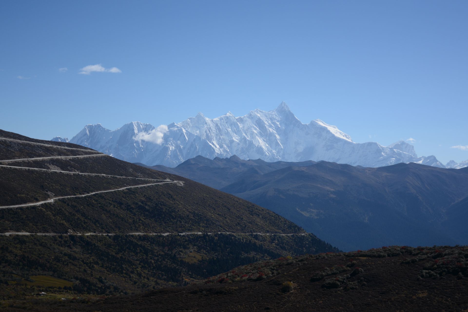 【携程攻略】林芝色季拉山景点,色季拉山属念青唐古拉山脉，海拔4720米，是川藏公路318国道必经之地…