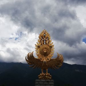 大鹏金翅鸟广场