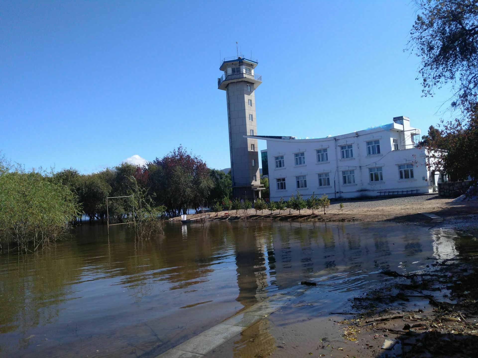 乌苏镇东方第一哨旅游景点攻略图