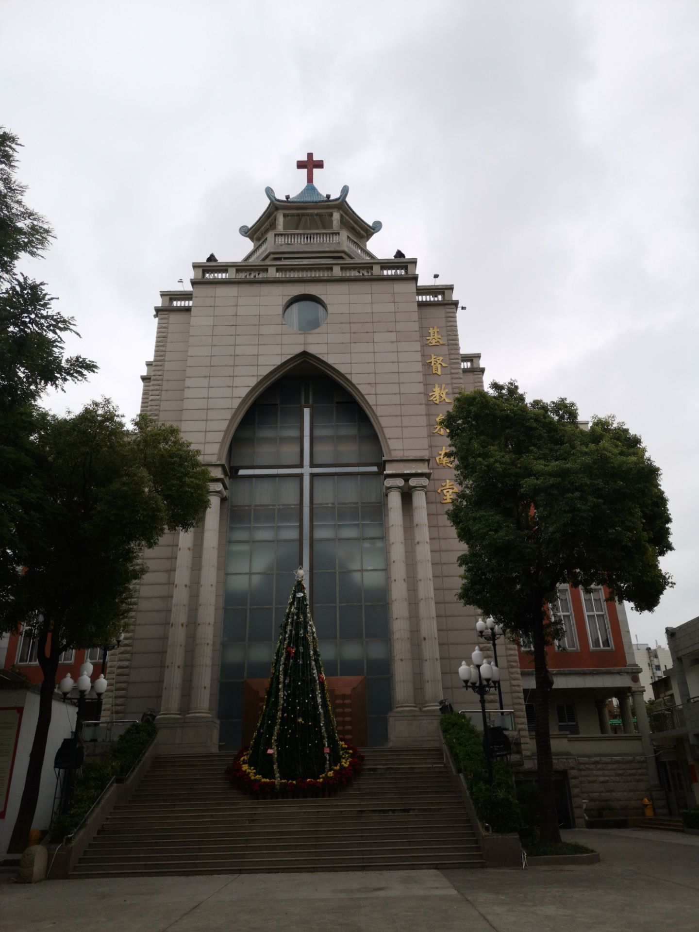 泉州世界宗教博物馆,沿途看到这个基督教堂,或许因为不是周末的礼拜