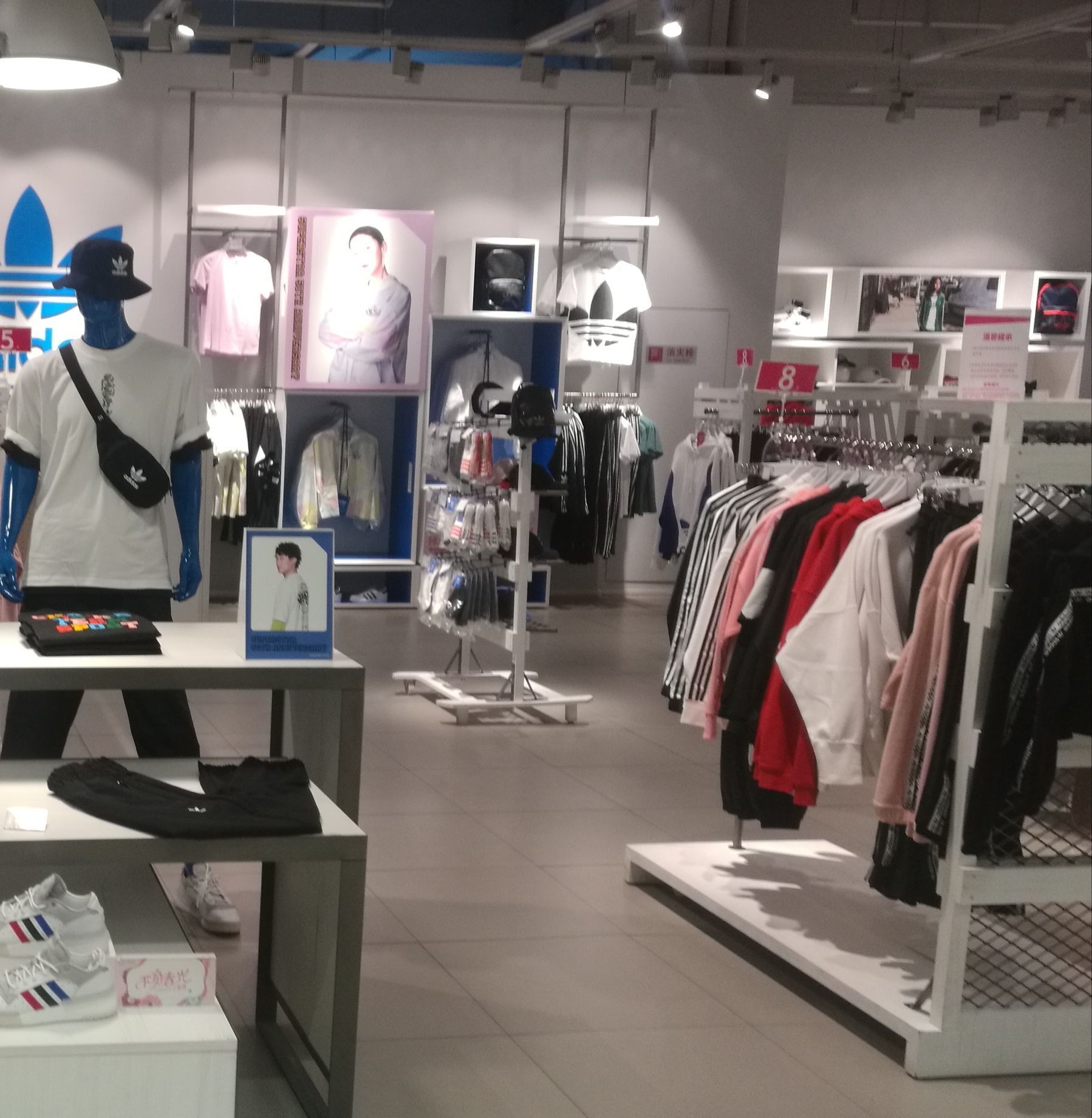 青岛adidas(佳世客香港中路店)购物攻略,adidas(佳世客香港中路店)物