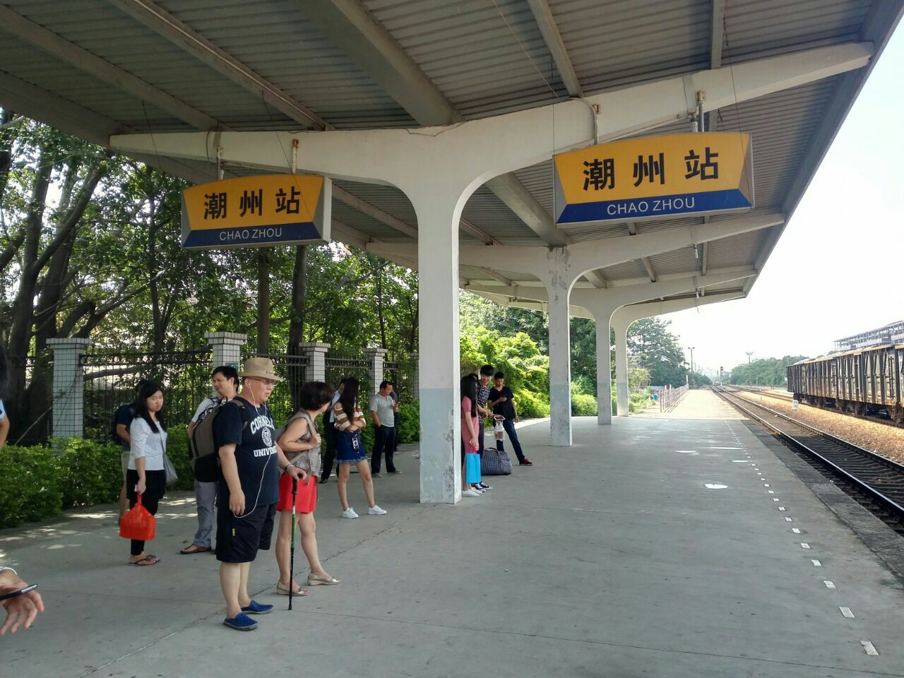 【携程攻略】潮州站,一个仍然行走着绿皮火车的火车站.