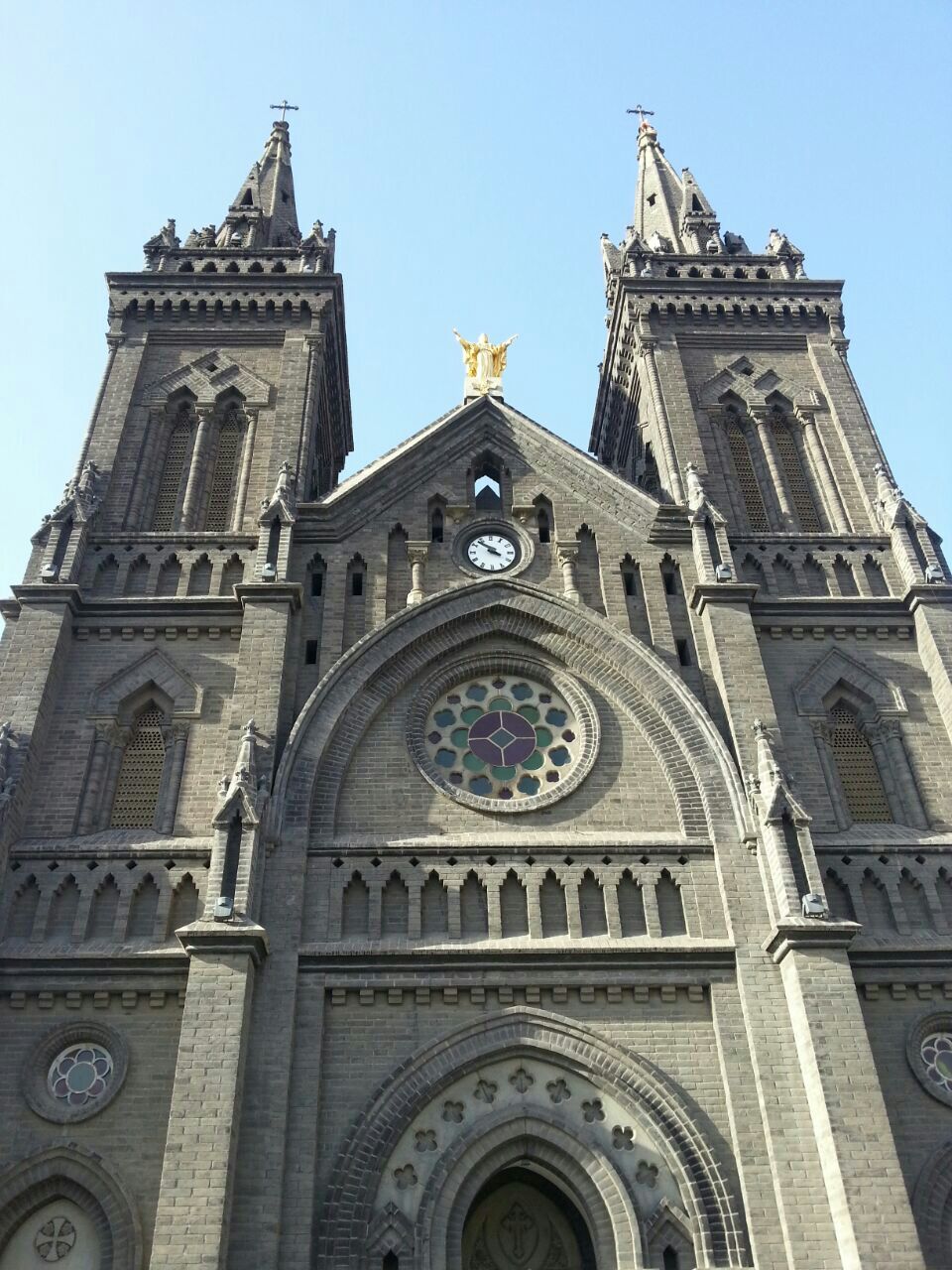 【携程攻略】沈阳南关天主教堂景点,就在五爱市场的北面.