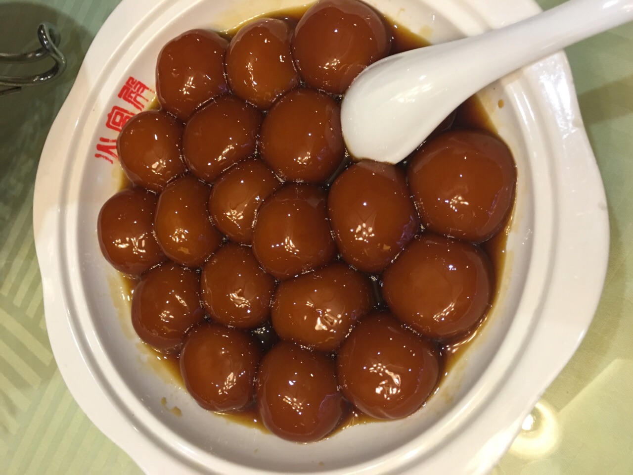 【携程美食林】长沙火宫殿(坡子街总店)餐馆,保护很好的刻了字的砖.