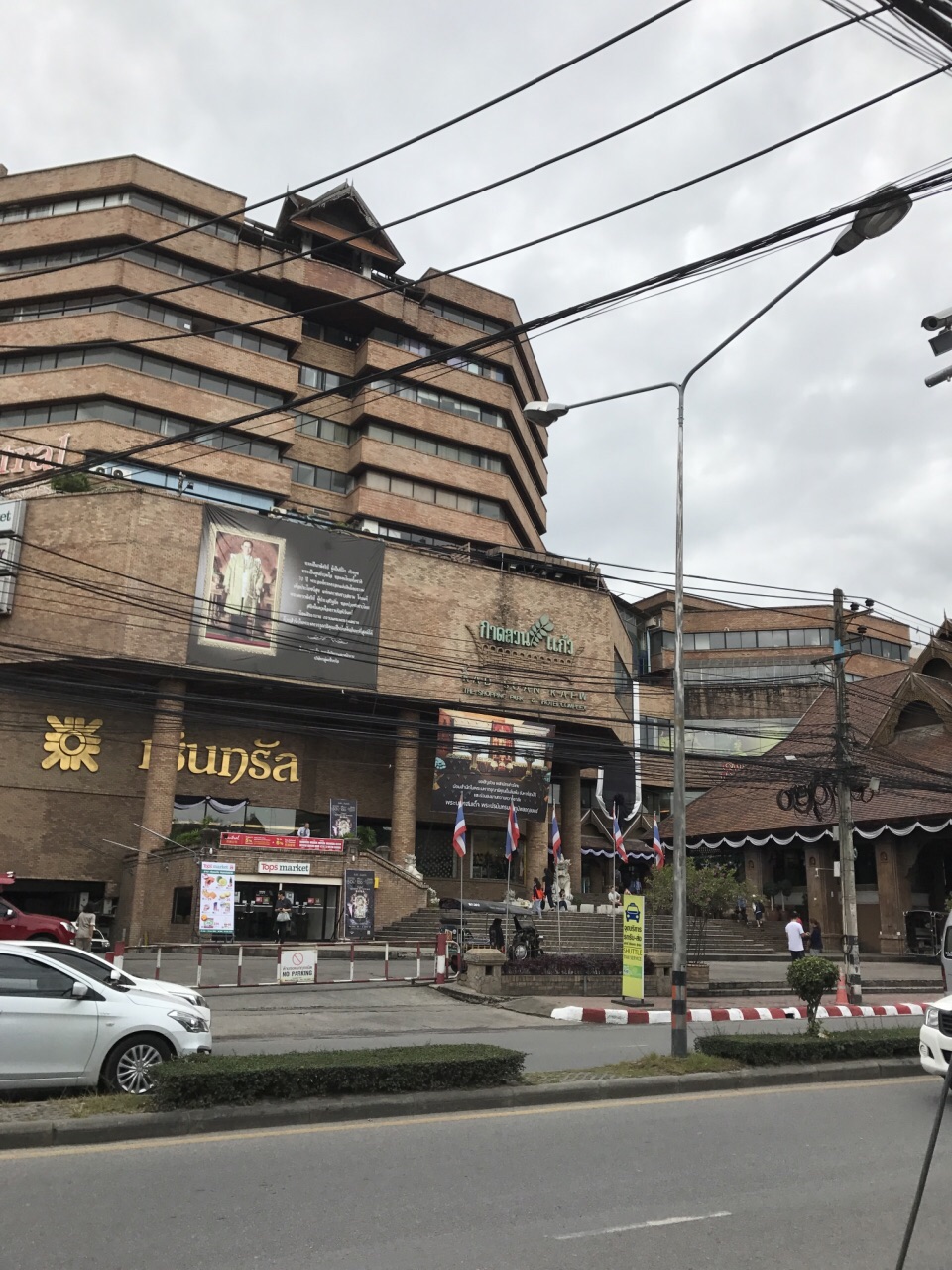 尚泰百货(噶春娇)