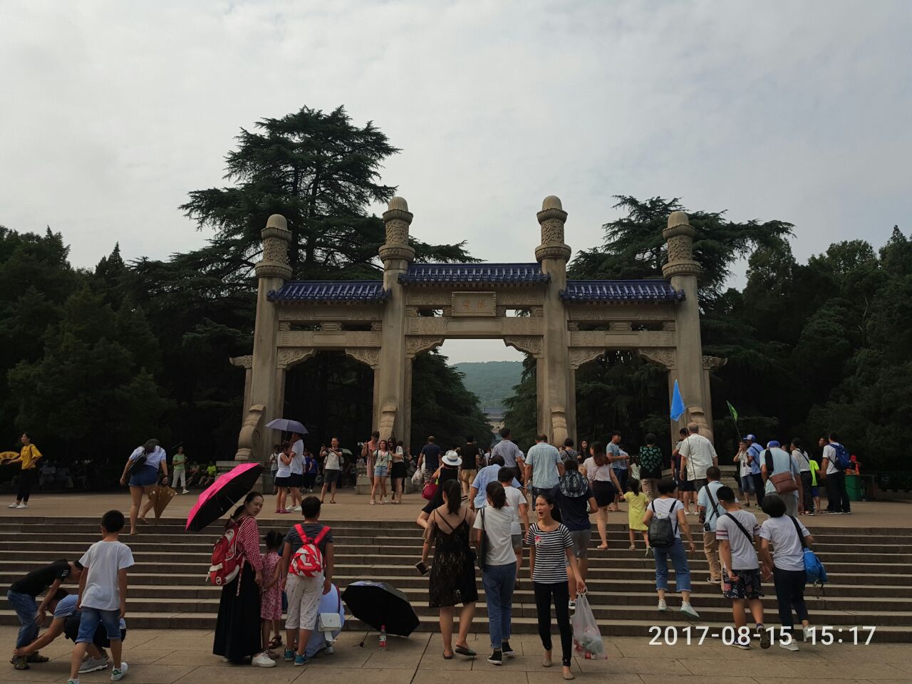 【携程攻略】南京中山陵景区景点,中山陵是到南京必来的地方，乘坐地铁转旅游专线非常方便。周一例行维…