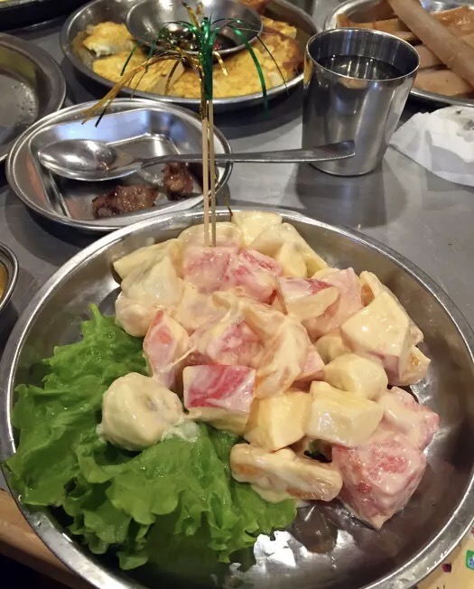 【携程美食林】大连老板娘的烤肉店(万达金街店)餐馆,中午饭点去的,还