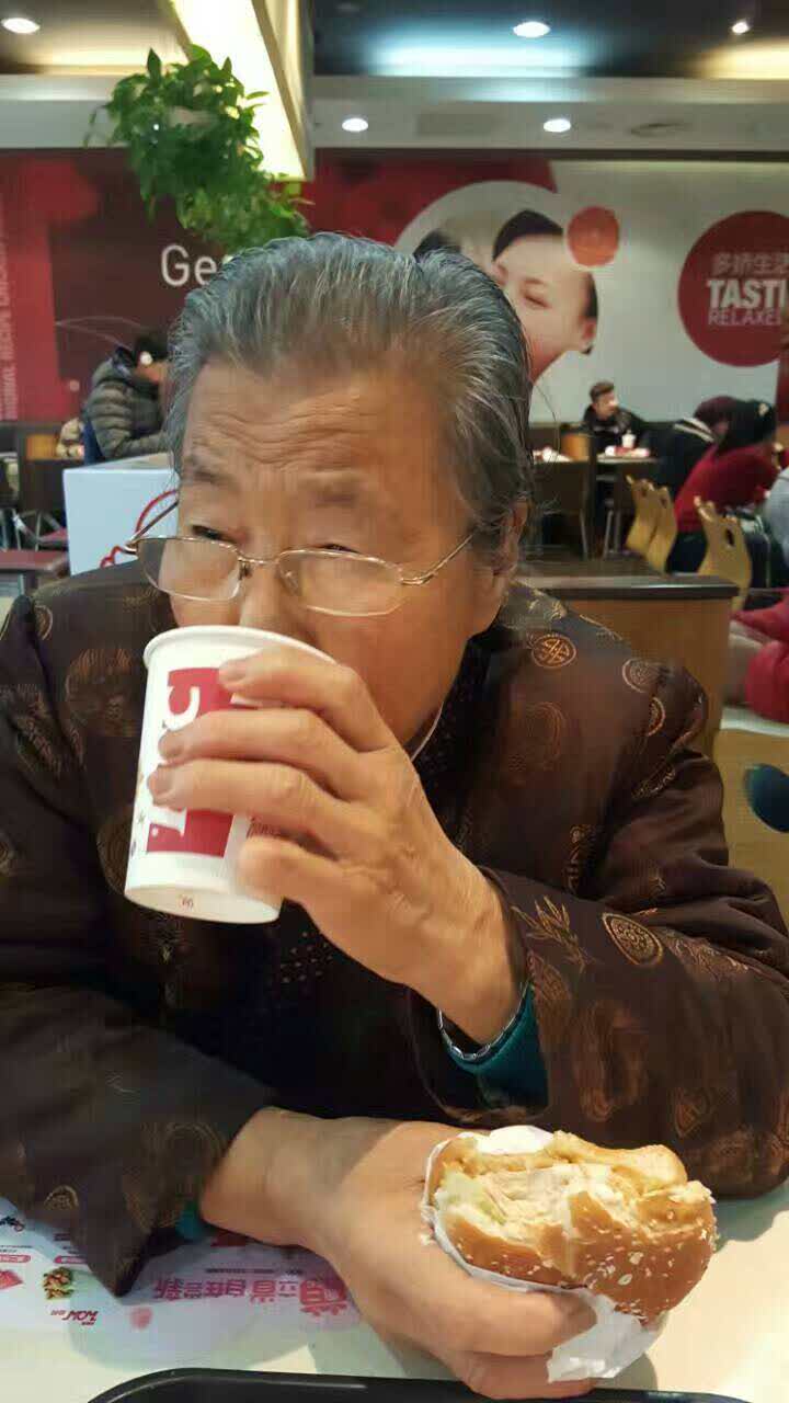 2021肯德基(文艺店)美食餐厅,老人喜欢吃,经常带她去,很.