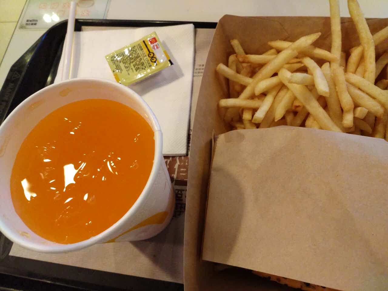 2023麦当劳(武汉摩尔城店)美食餐厅,...新品墨西哥什么堡配中薯 ...【