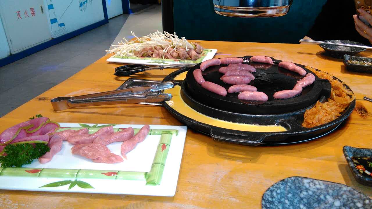 热能量火山石烤肉