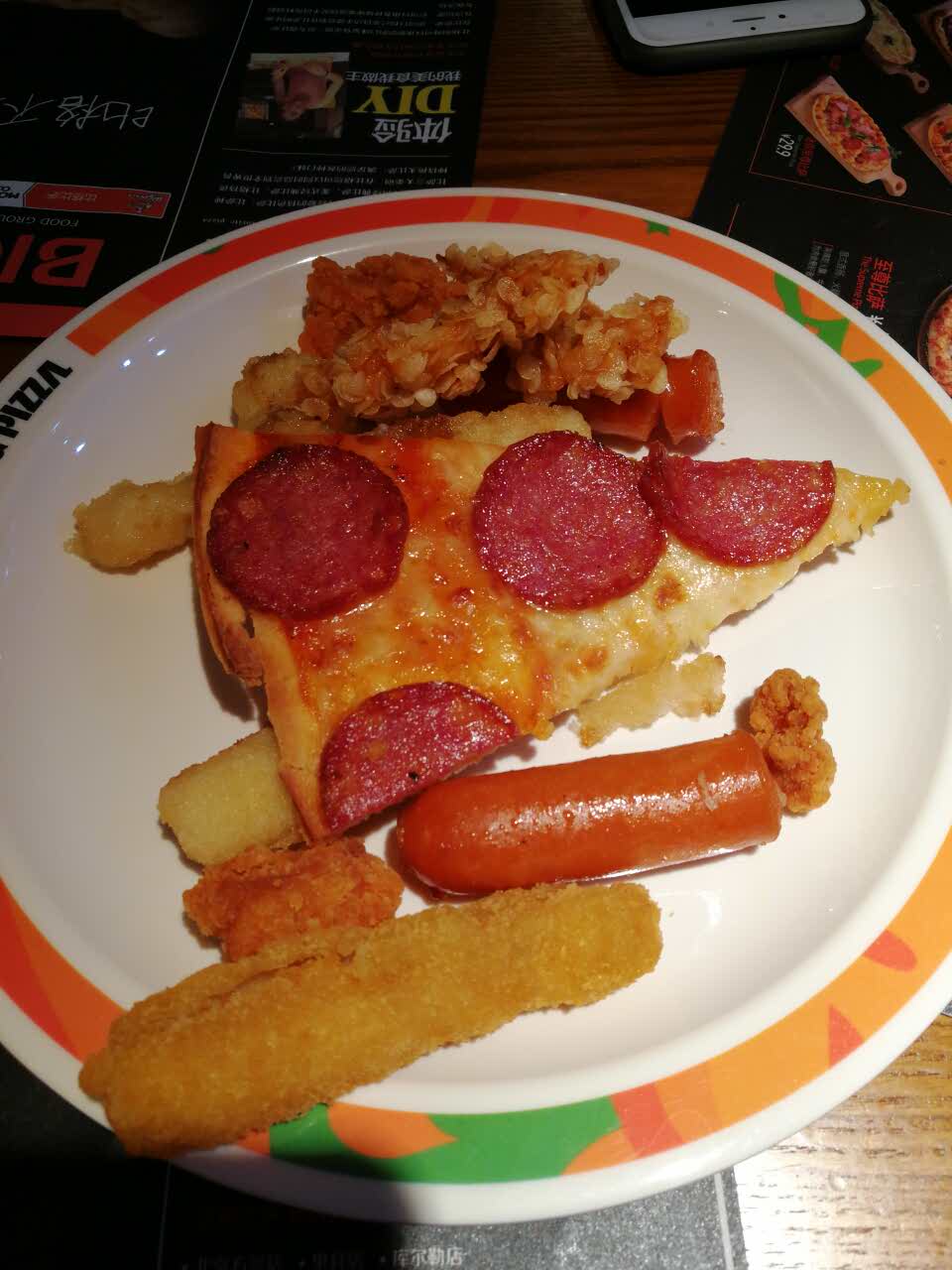 这家店比其他比格菜品要多,味道要好.