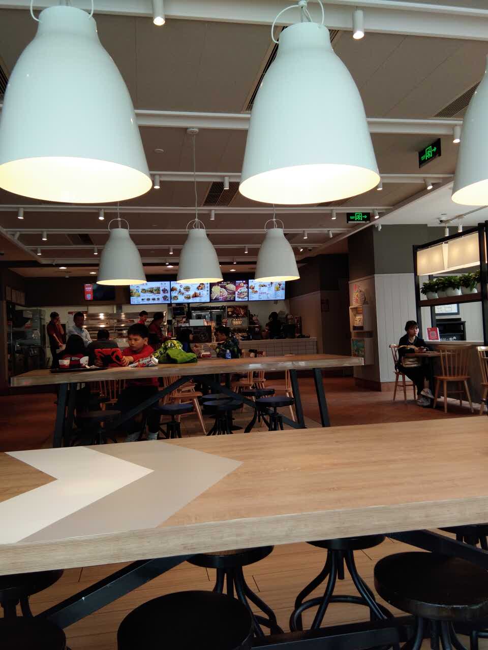 2021肯德基(富通城店)美食餐厅,.优美,肯德基帅哥服务态度.