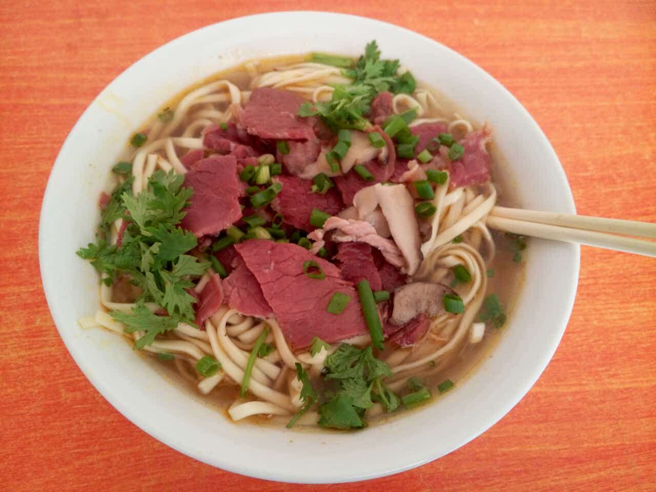 襄阳香辣牛肉面