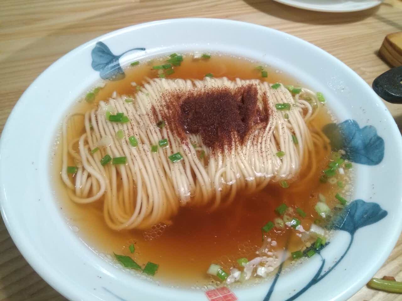 虾籽面口感一般面条偏硬汤汁不是很有味也不算清淡