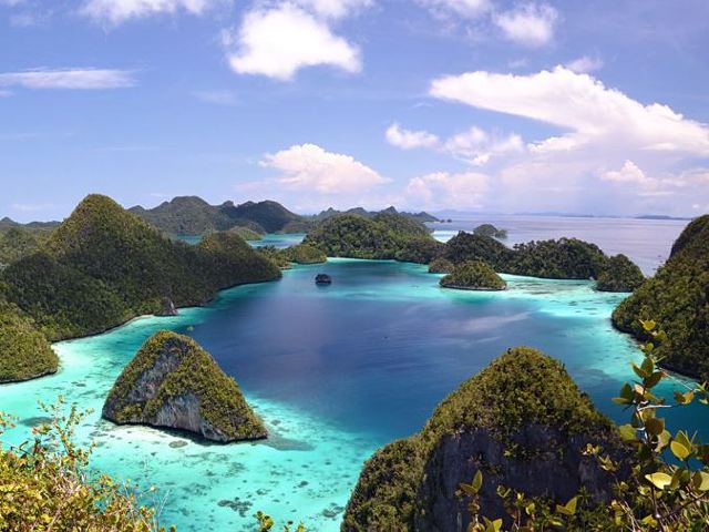 拉贾安帕特群岛