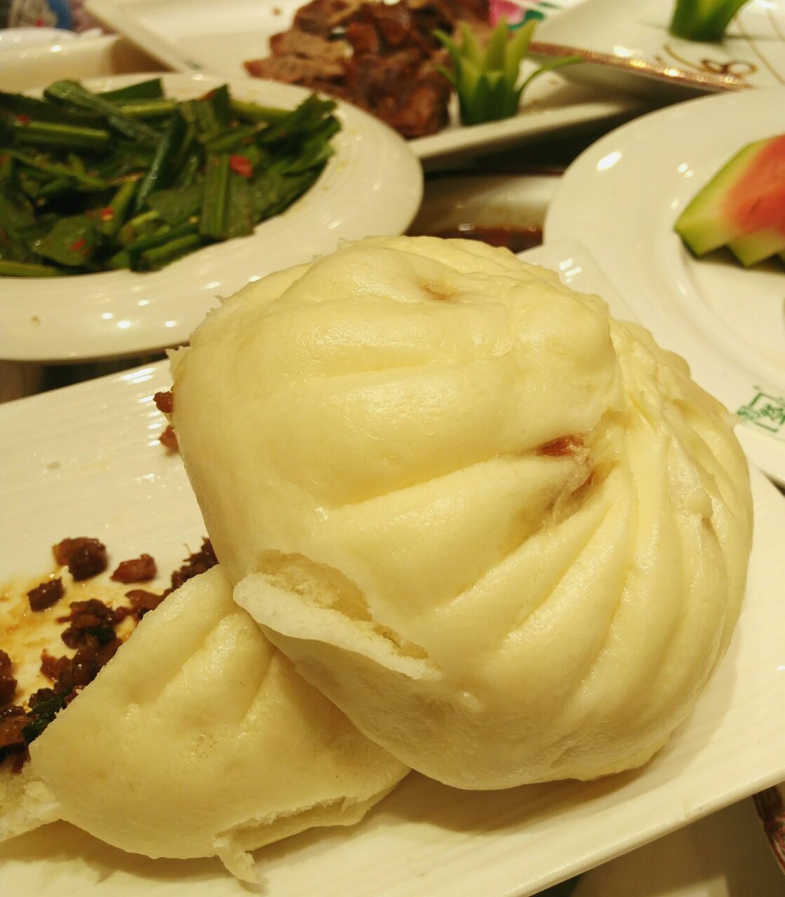 陶然大包堪称一绝,个头大,馅儿饱满,酱肉肥而不腻,上桌前厨师会自动改