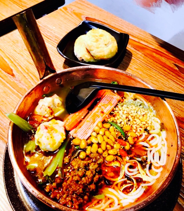 食隐记铜锅米线店