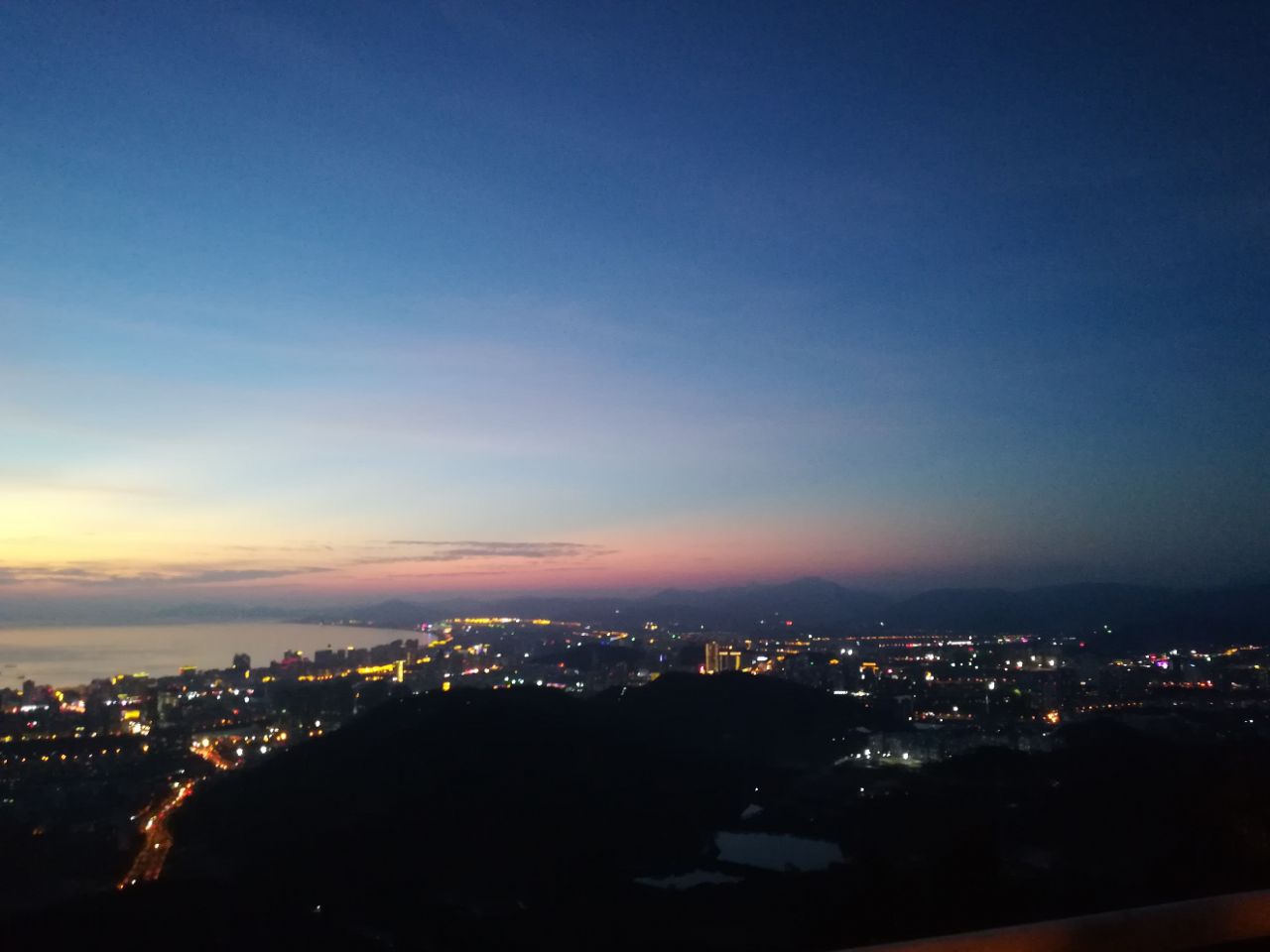 海誓山盟夜景图片