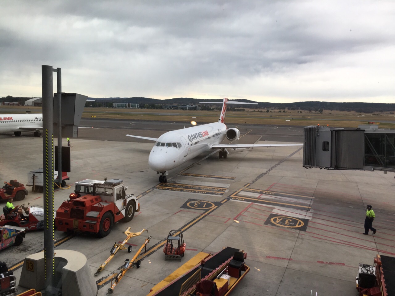 堪培拉机场canberra airport